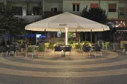 Umbrella  azores plus with lighting on the terrace of a restaurant